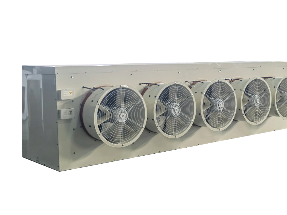 Enfriador de aire con conducto de aire con cinta calefactora y cubierta protectora de malla